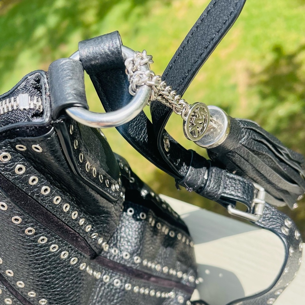 Like NEW MICHAEL KORS Brooklyn Grommet Black Silver Pebbled Leather Feed Bag - Picture 11 of 16